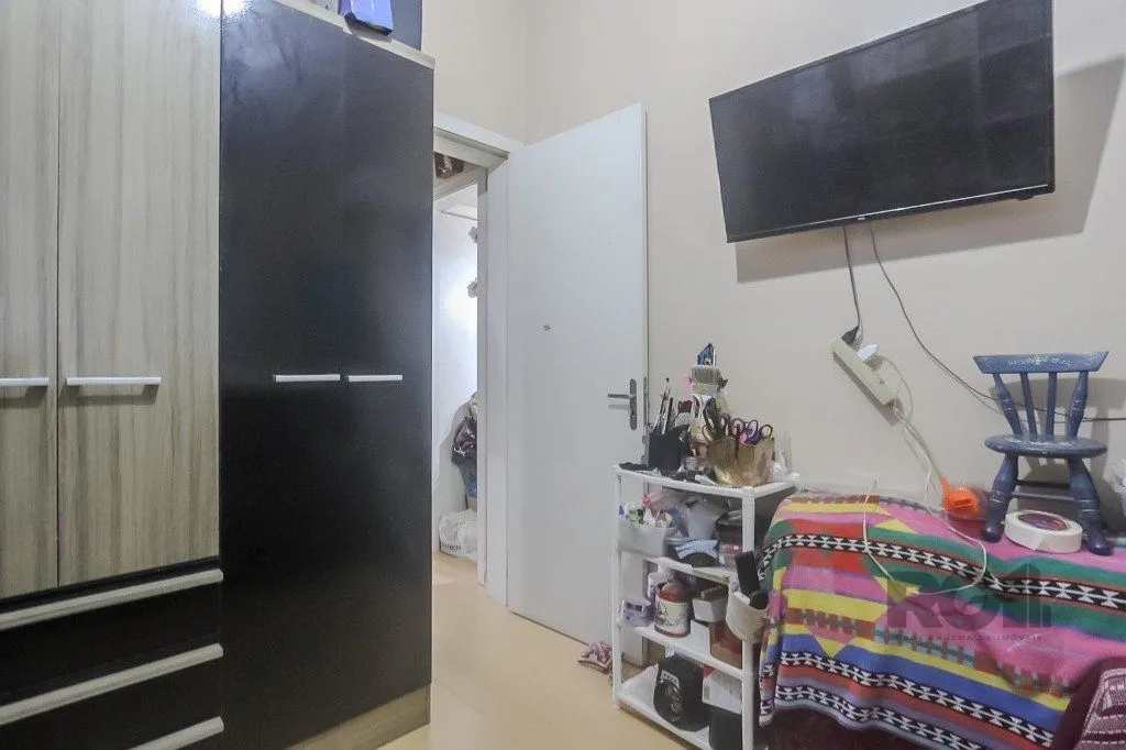 Imagem Casa em condomínio, 77m², 2 dormitórios e 2 vagas no bairro Humaitá