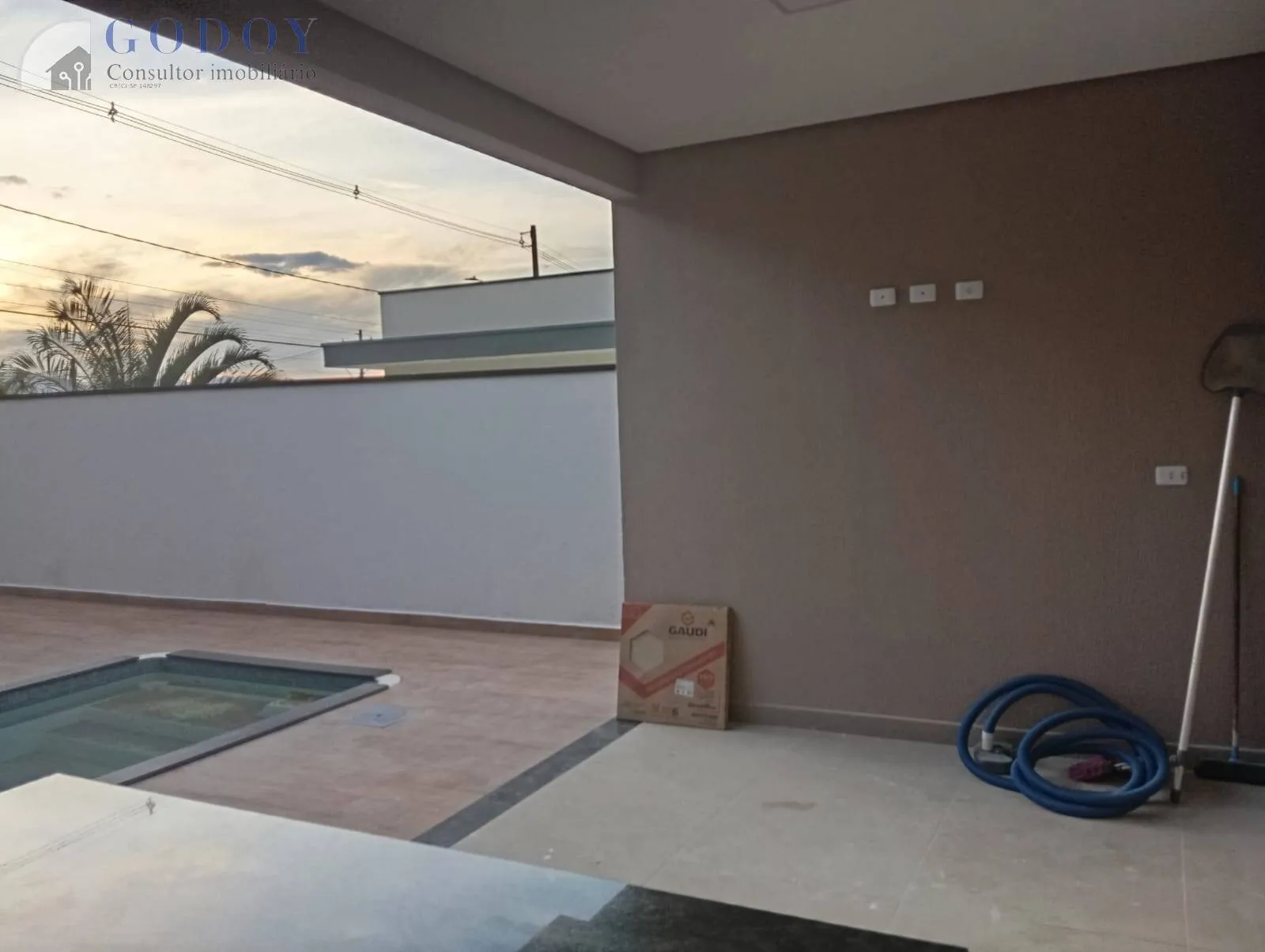 Imagem Residência Moderna com Área Gourmet, Piscina e 3 Suítes