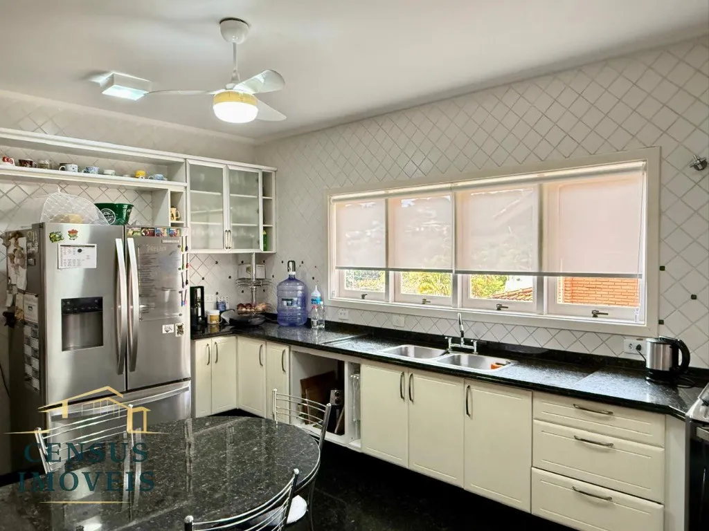 Foto do imóvel: Espetacular Casa em Condomínio à Venda em Vinhedo-SP - Condomínio Marambaia - 4 Quartos, 2 Suítes, 3 Salas, 5 Banheiros, 4 Vagas de Garagem, 530, 14 m². em Condomínio Marambaia