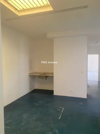 Imagem Prédio Comercial Inteiro para Locação em Pinheiros, São Paulo-SP: 15 vagas de garagem, 790m² de área.
