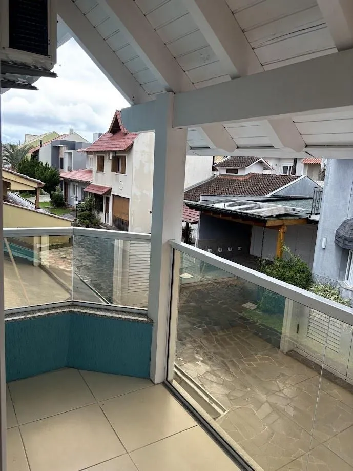 Imagem Casa em Condomínio com 3 Dormitórios, Suíte, Sótão e 2 Vagas
