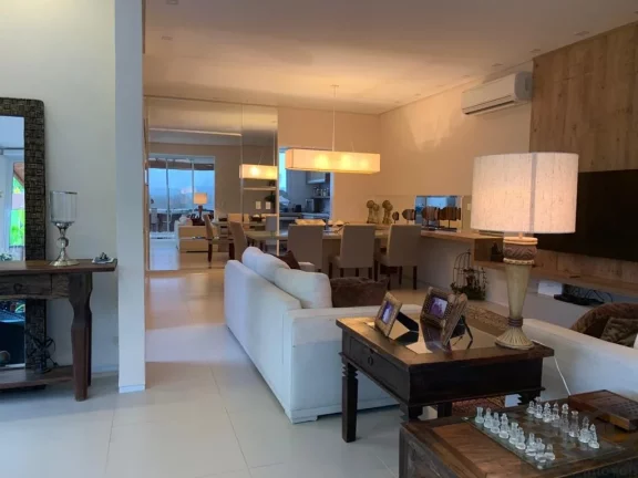 Imagem Casa Avenda Em Condominio de Alto Padrão