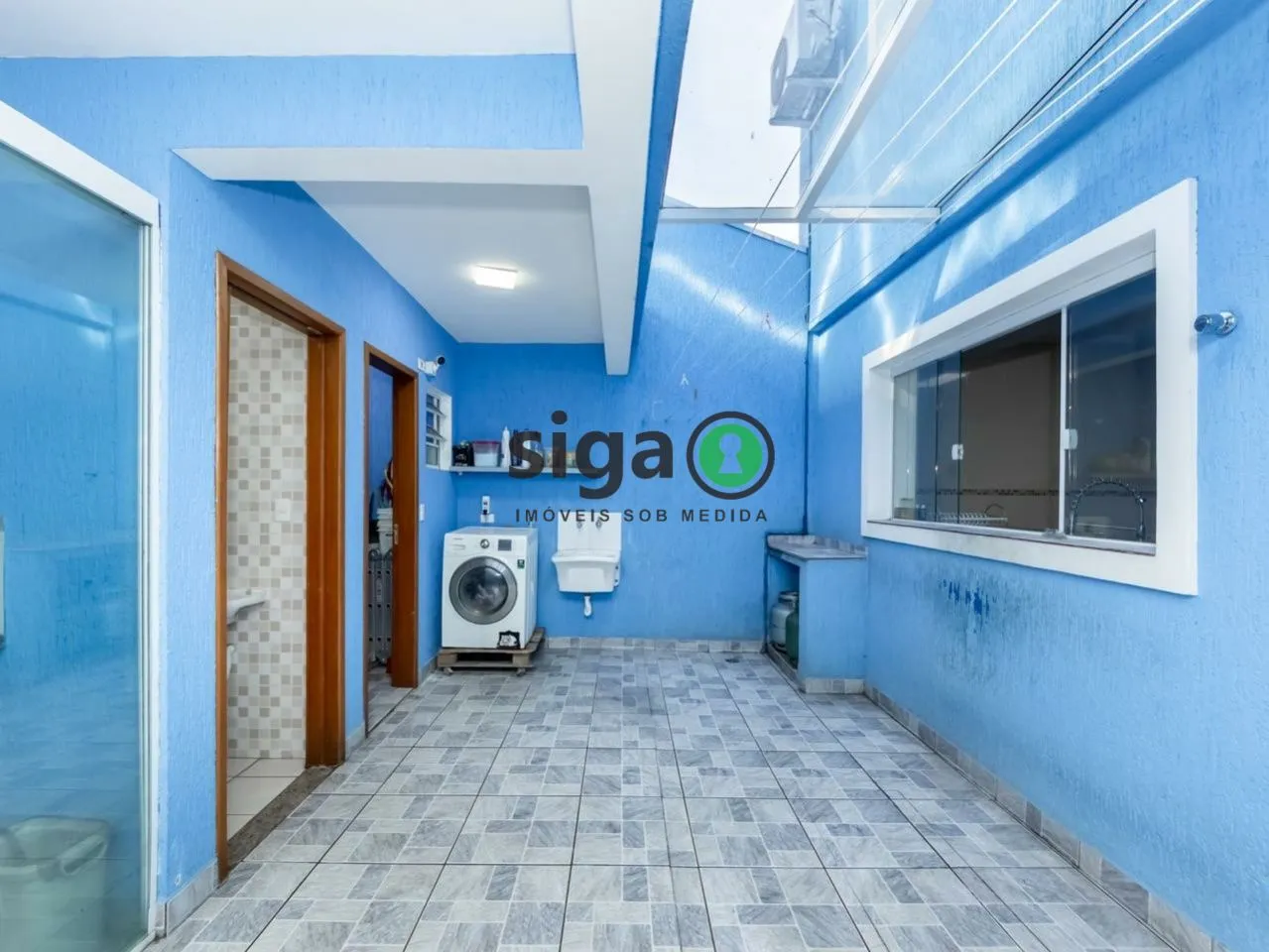 Imagem Casa a venda no Campo Belo, 240 metros, 3 quartos, 2 vagas - Porteira Fechada