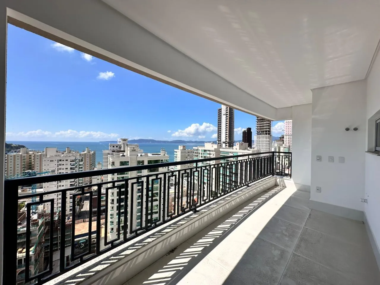 Imagem Apartamento com vista para o mar à venda com 160m2 por R$ 2.850.000,00