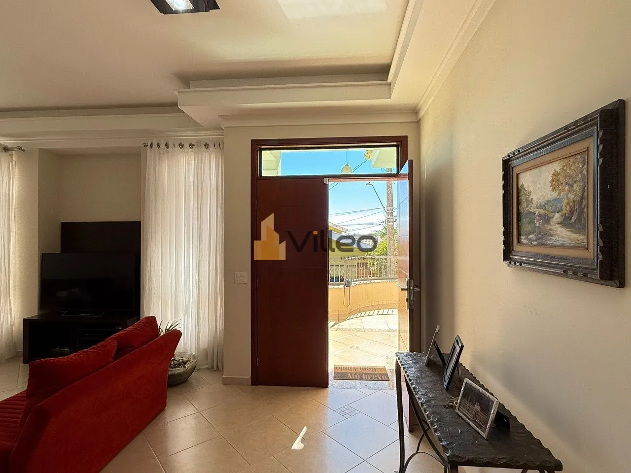 Imagem Descubra esta belíssima casa moderna e espaçosa localizada no Jardim Pagliato, um dos bairros mais...