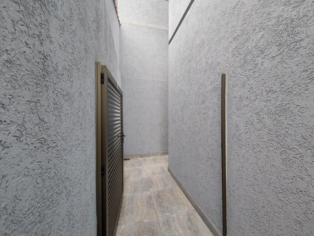 Imagem SOBRADO EM CONDOMINIO COM QUINTAL PRIVATIVO