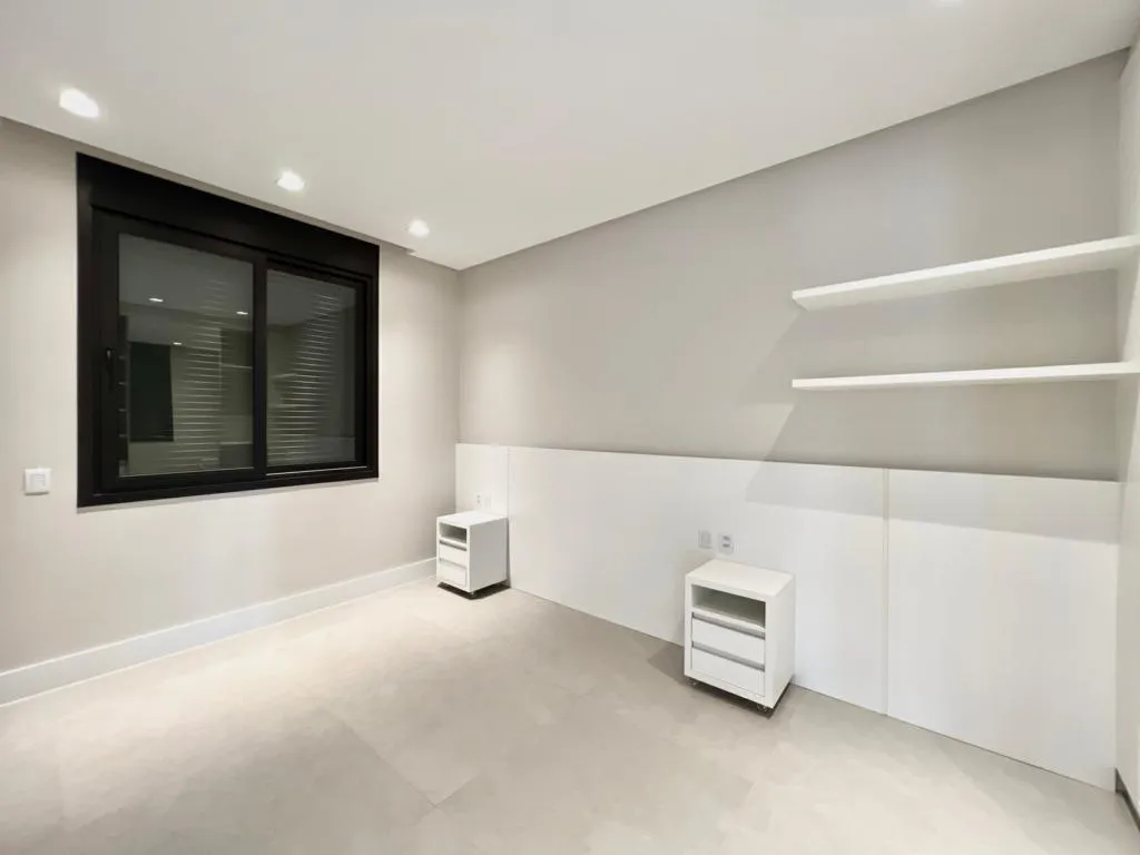 Imagem Casa em Condominio 5 Dormitórios - Bairro --