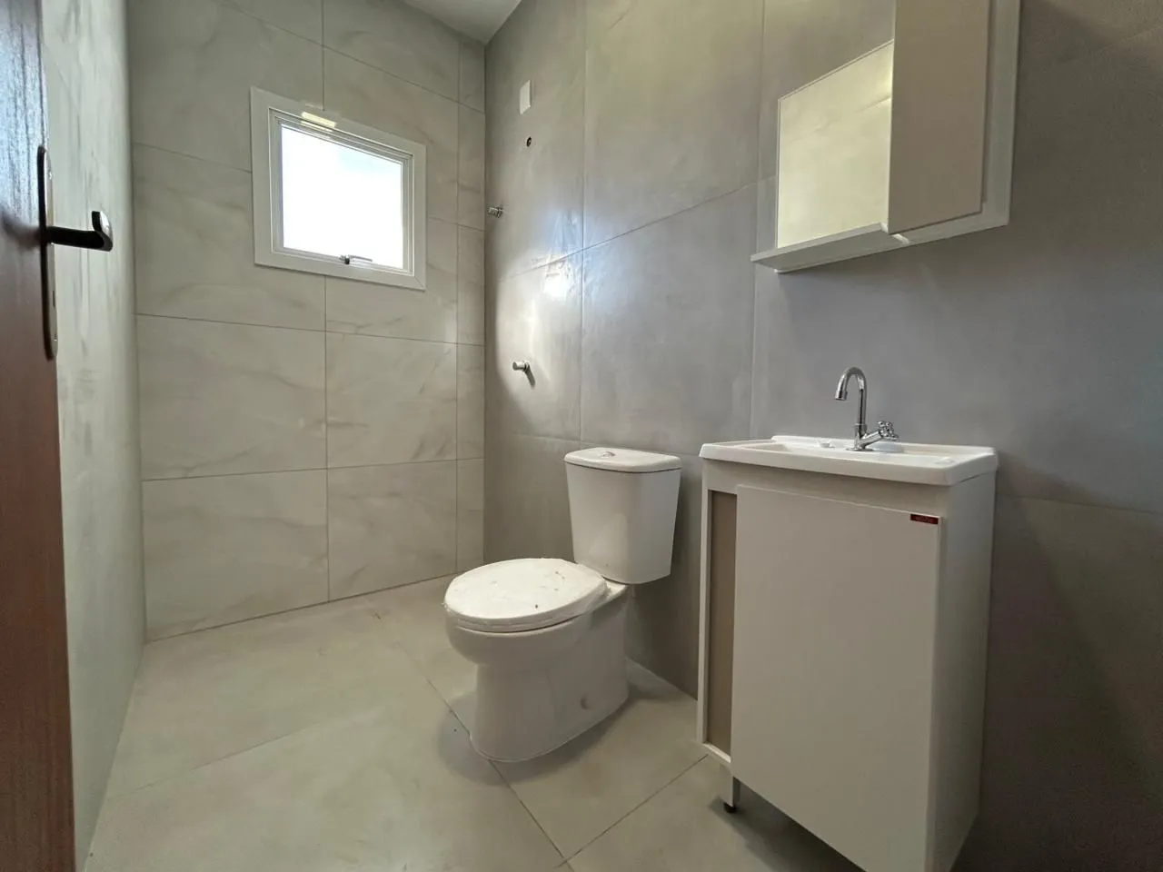 Imagem Casa Nova à venda no Loteamento Jardins!! 3 dormitórios,1 suíte, com um lindíssimo pôr do sol, uma casa confortável para a família !!