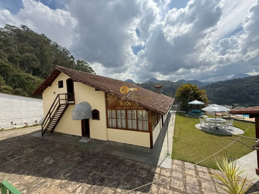 Imagem Casa para Venda em Teresópolis / RJ no bairro Pimenteiras
