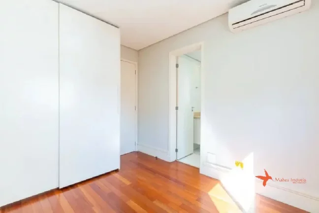 Imagem Apartamento à venda em Pinheiros, São Paulo-SP: 3 quartos, 3 suítes, 3 salas, 5 banheiros, 3 vagas, 150m². Próximo ao Hospital das Clinicas!