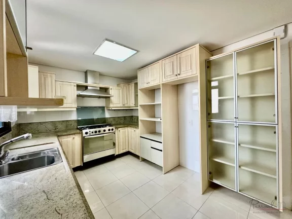 Imagem Apartamento 4 dormitórios sendo 3 Suites 3 vagas no Centro - Florianopolis Oportunidade Única no C...