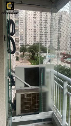 Imagem Apartamento de 3 dorm. com sacada em vidros e rico em armários planejados