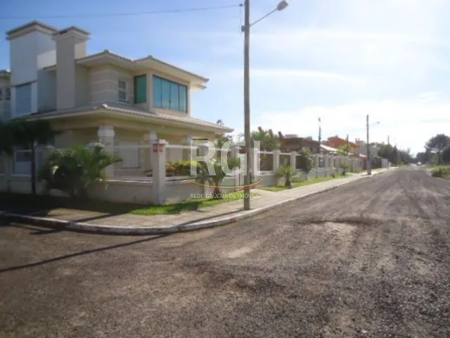 Imagem Casa para Venda - 320m², 4 dormitórios, sendo 2 suites, 3 vagas - Centro