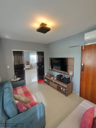 Imagem Luxuosa Casa em Condomínio à Venda em Camaçari-BA, Vila de Abrantes: 4 Quartos, 4 Suítes, 2 Salas, 2 Banheiros, 4 Vagas, 280m².