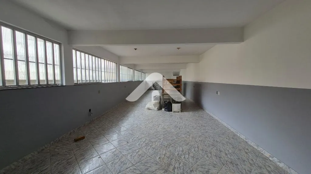 Imagem Galpão no Campinho com 200 m2, próximo a Delegacia