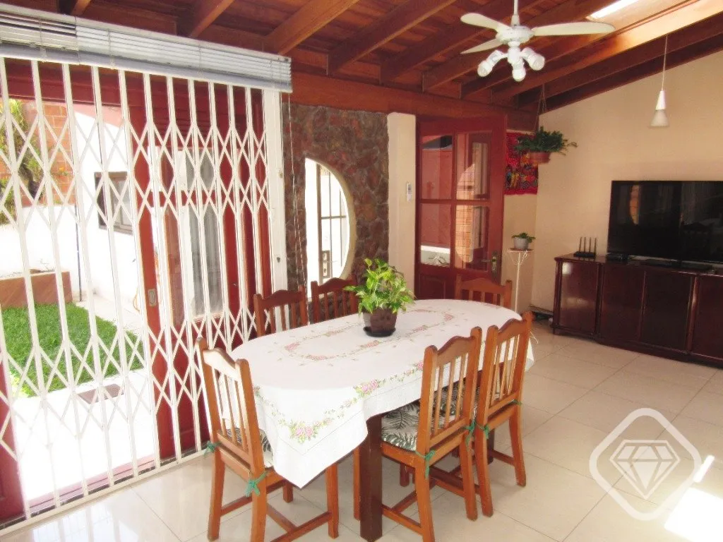 Imagem Mais que uma casa, um clube completo para sua família viver melhor.

Viver em um condomínio com es...