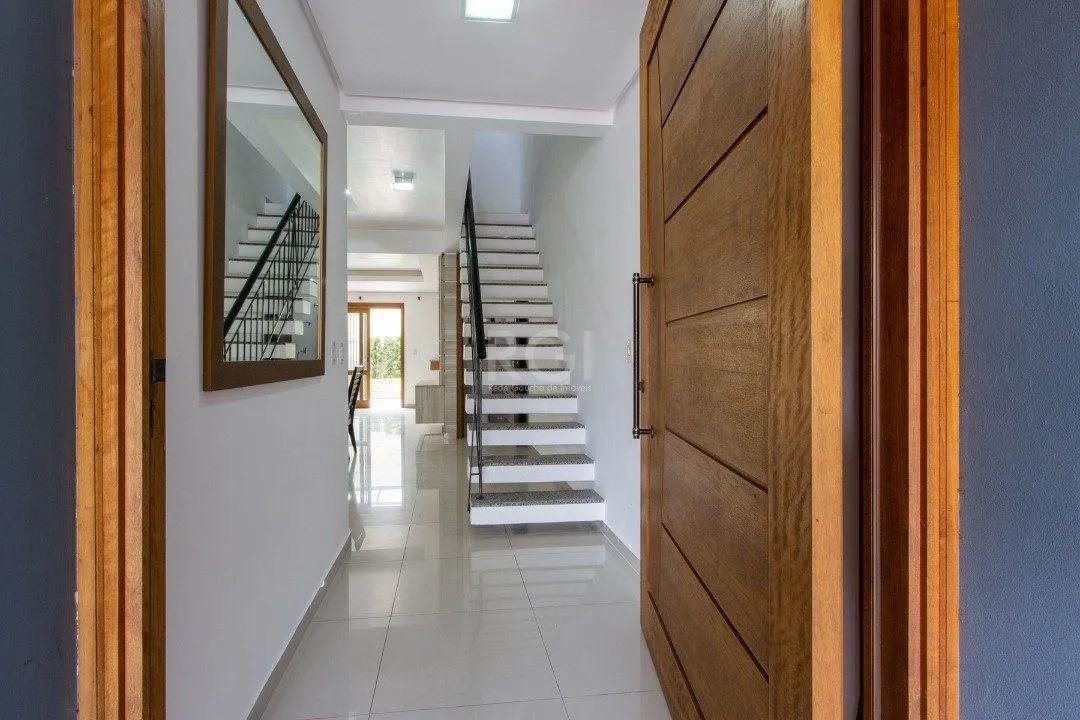 Imagem Casa para Venda - 204m², 3 dormitórios, sendo 3 suites, 2 vagas - Espirito Santo