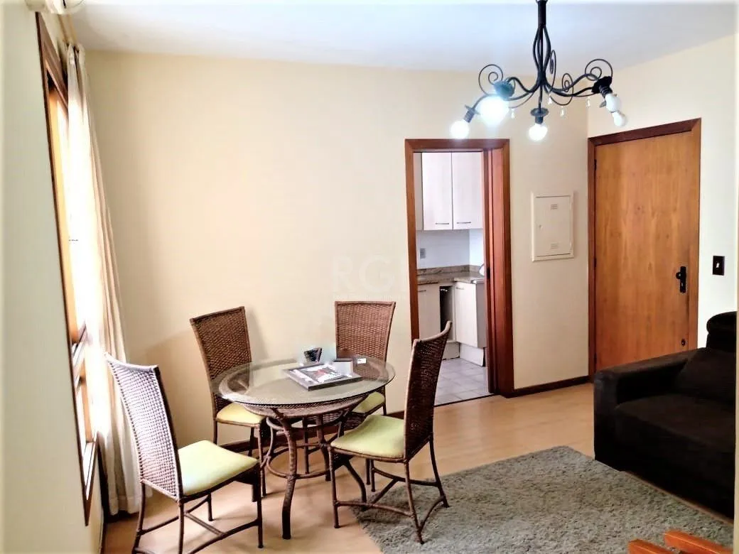 Imagem Apartamento para Venda - 53m², 2 dormitórios, 1 vaga - Petrópolis