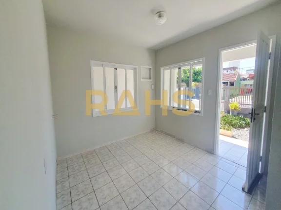 Imagem Ótima casa 100% averbada, com 123,50m² privativos, construída em um terreno plano de 378m2 (12x31...