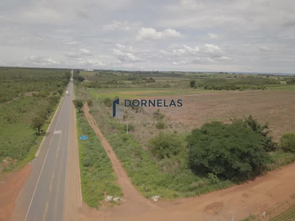 Imagem ÁREA RURAL AS MARGENS DA BR-020 18,9 HECTARES O CÓRREGO PASSA DENTRO ESTUDA TROCA