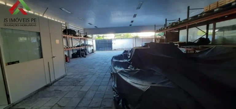 Imagem Galpão à venda em Jaboatão dos Guararapes-PE, bairro Candeias: 4 salas, 2 banheiros, 25 vagas de garagem, 342m² de área