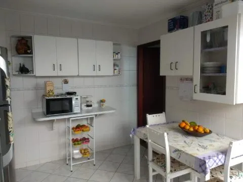 Imagem VENDA DE CASA NO JARDIM AMARAL, EM ITAQUAQUECETUBA/SP, 132m² com 02 dorm, garagem coberta e área de lazer com churrasqueira e redário. CONSULTE-NOS.