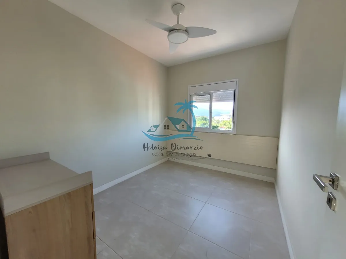 Imagem Excelente Apartamento com 3 dormitórios semi mobiliado e vista para o mar, a venda a 250 metros da orla de Itagua em Ubatuba.