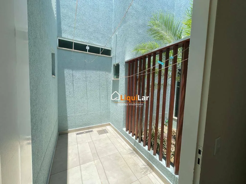 Imagem Casa Moderna no Silvia Regina com 2 Suítes, Espaço Gourmet e Acabamento Impecável