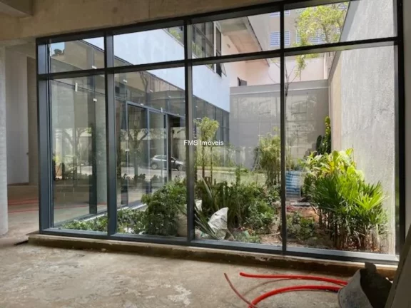Imagem Espaço Comercial Impecável na Vila Ipojuca, São Paulo-SP: 1 Sala, 6 Banheiros, 20 Vagas de Garagem, 1.200m² de Área!