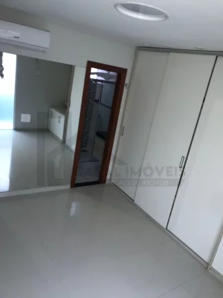 Imagem CASAL IMÓVEIS VENDE CASA RESIDENCIAL VERSALLES 3 SUÍTES + 2 VGS