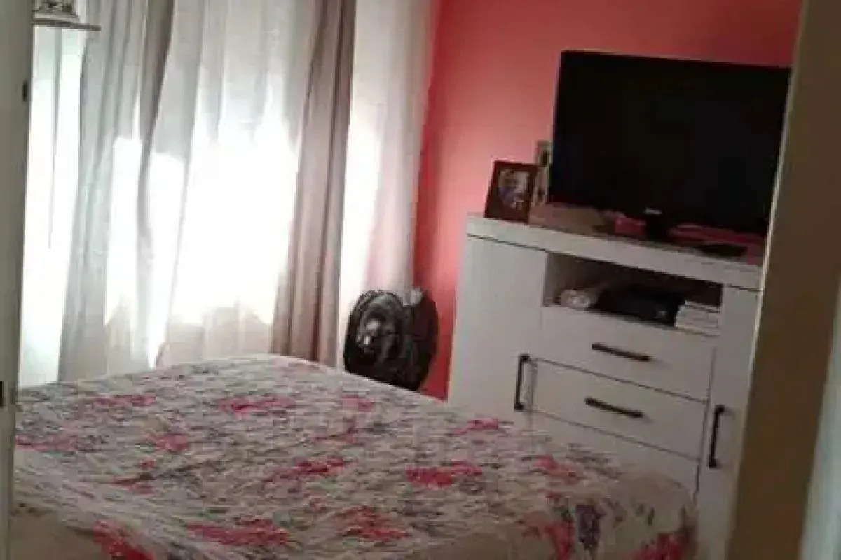 Imagem Apartamento com 2 dormitórios semimobiliado.