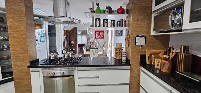 Imagem Sobrado em Condomínio à venda Alto Tarumã Pinhais PR