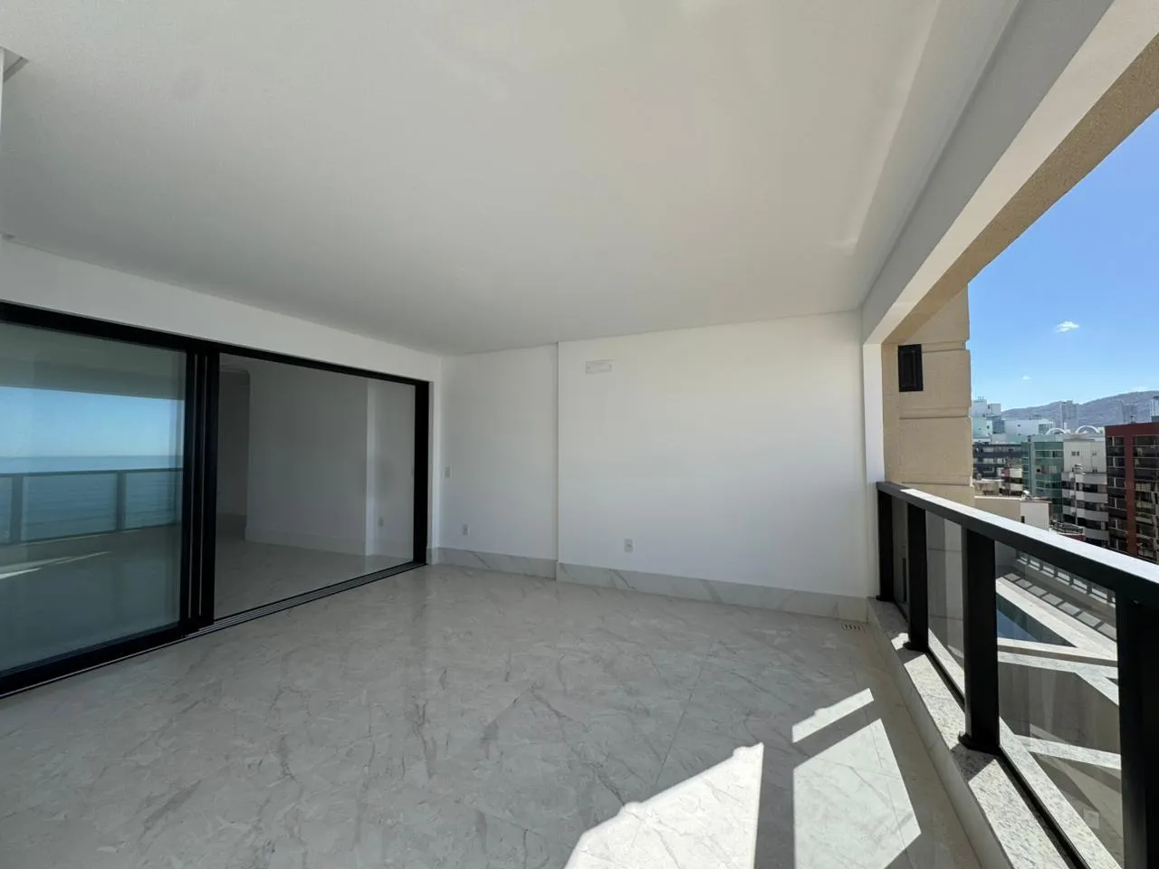 Imagem Apartamento com vista para o mar à venda com 210m2 por R$ 4.200.000,00