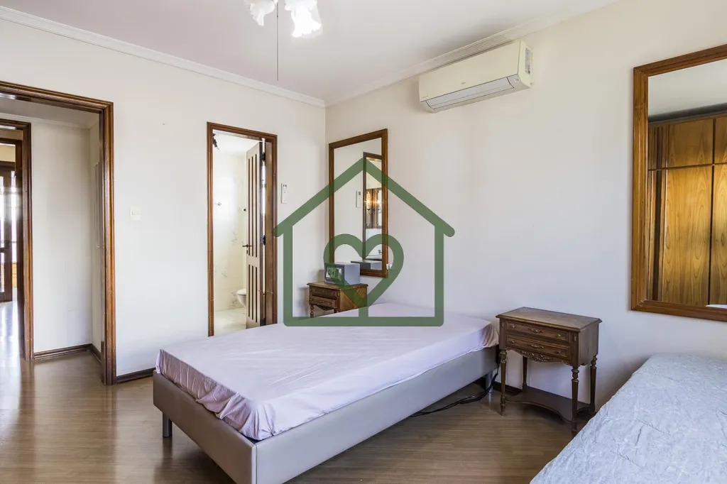 Imagem Cobertura com espaço de casa, 257m², 3 vagas, lareira, espaço gourmet e vista aberta ? Menino Deu...