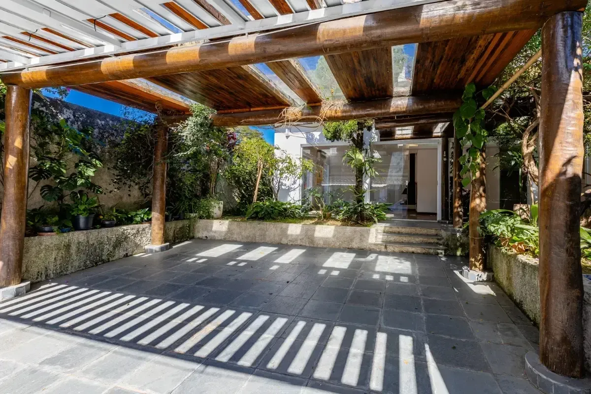 Imagem Casa com 5 Quartos à Venda, 300 m² em Continental - Osasco