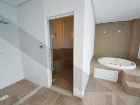 Imagem CASAL IMÓVEIS VENDE COBERTURA ED VITRINE 4 SUÍTES + 4 VGS MOBILIADO