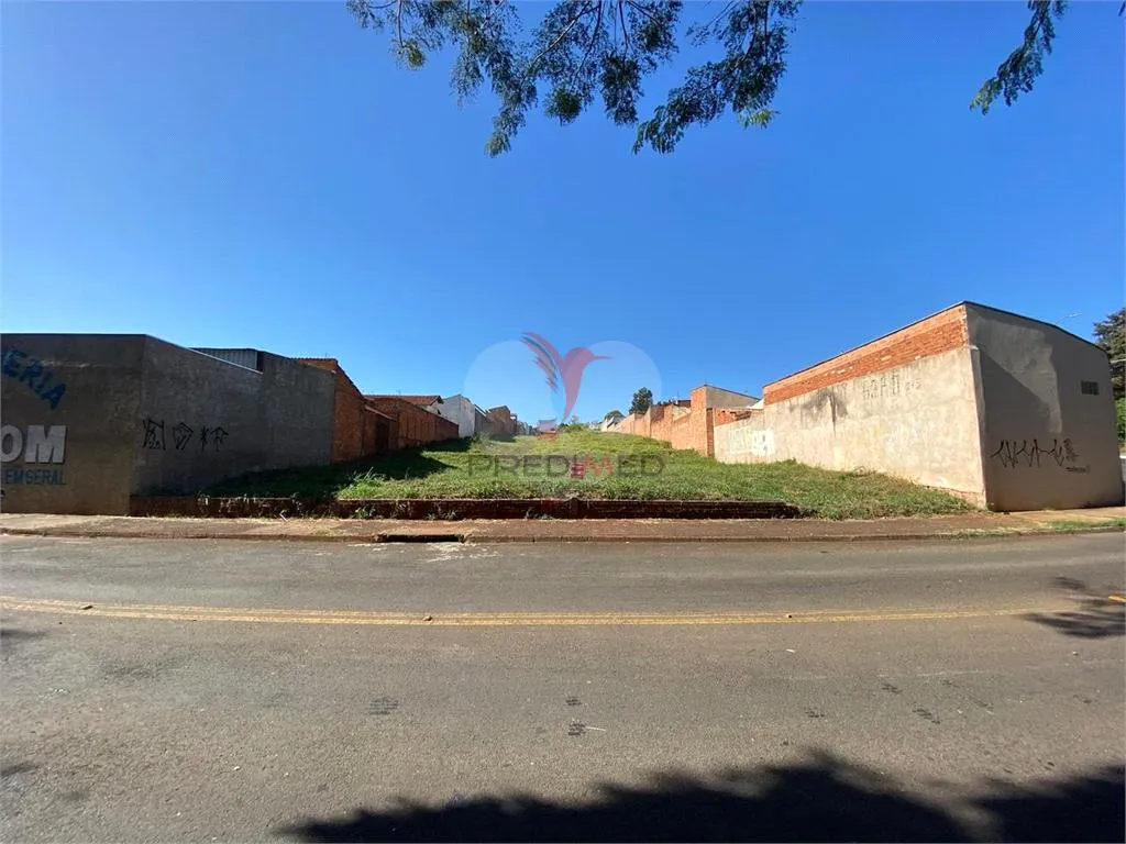 Imagem Lote/Terreno de 2061m² no bairro Jardim Príncipe, em Lençóis Paulista