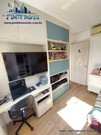 Imagem Charmosa residência com 3 dormitórios sendo 1 suíte com closet em condomínio fechado com traços...