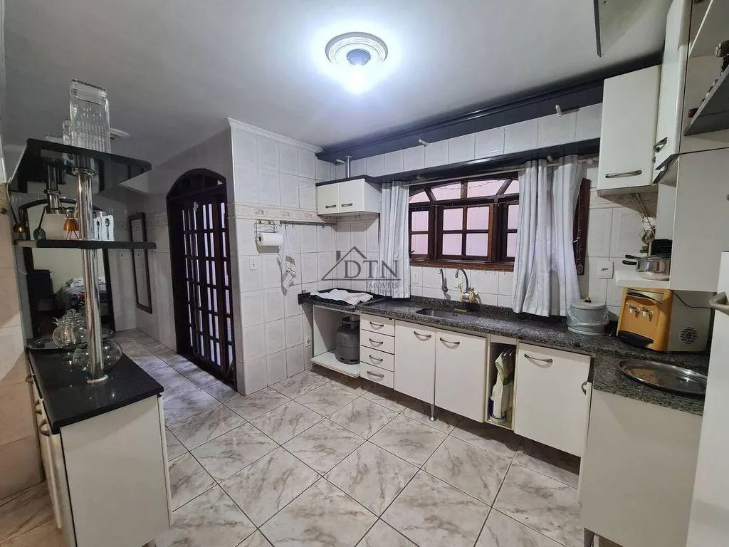 Imagem Casa para Venda em Suzano, Jardim Bela Vista, 4 dormitórios, 2 suítes, 4 banheiros, 2 vagas