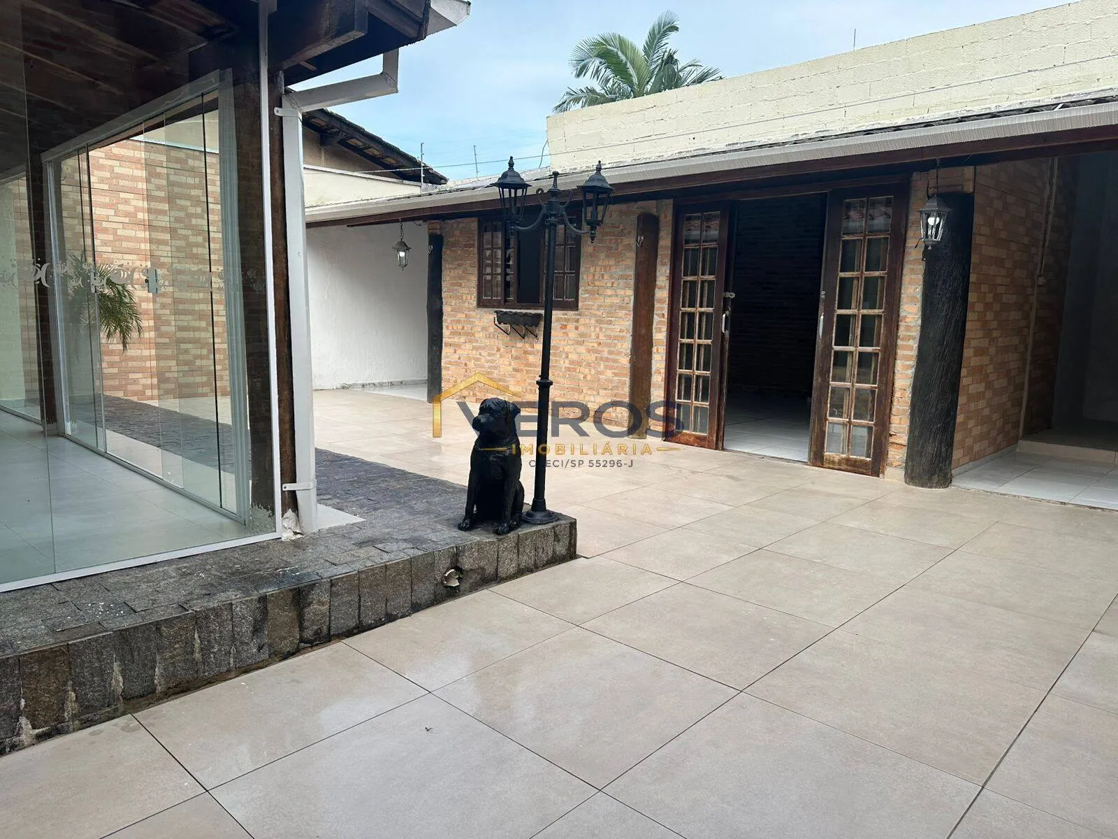 Imagem Casa térrea grande a venda na Martim de Sá em Caraguatatuba