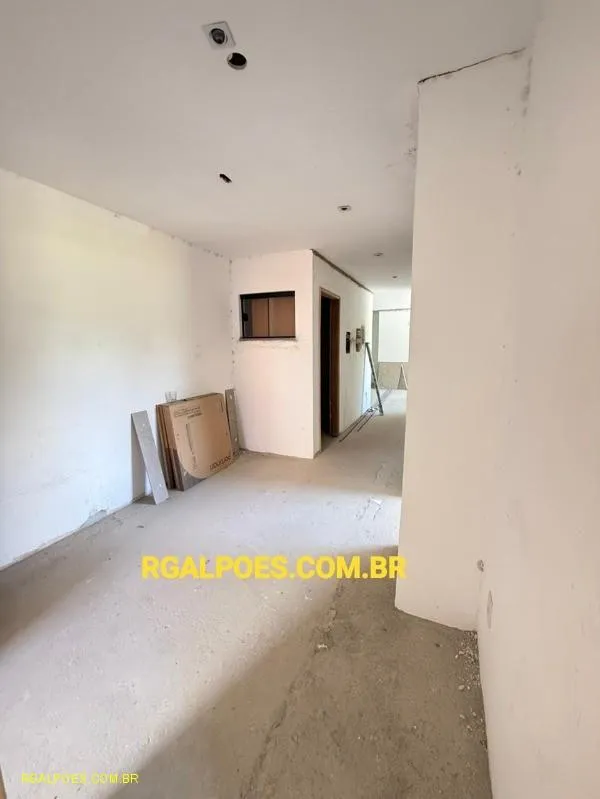 Imagem Galpão para Locação em RESENDE, JARDIM TROPICAL, 2 banheiros