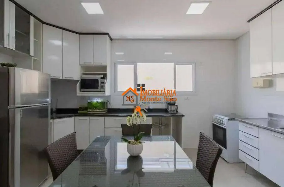 Imagem Sobrado com 3 dormitórios à venda, 195 m² por R$ 1.010.000 - Jardim Vila Galvão - Guarulhos/SP