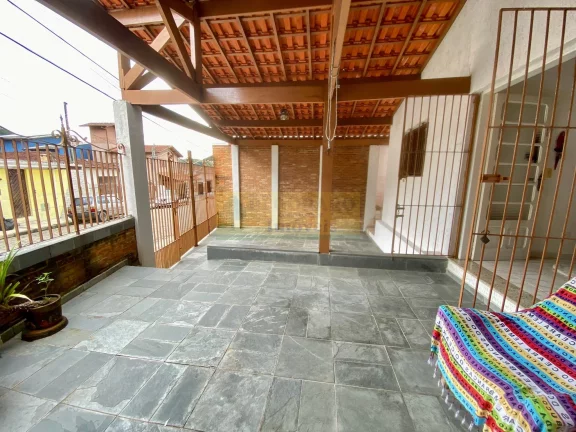 Imagem Excelente Casa de 2 Dorm a Venda no Sumaré - Caraguatatuba