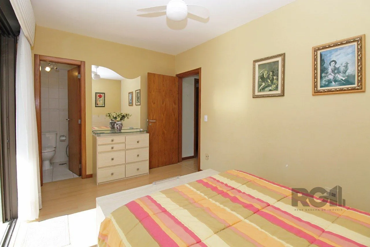 Imagem Apartamento de 3 dormitórios, suíte e 2 vagas de garagem no bairro Petrópolis em Porto Alegre