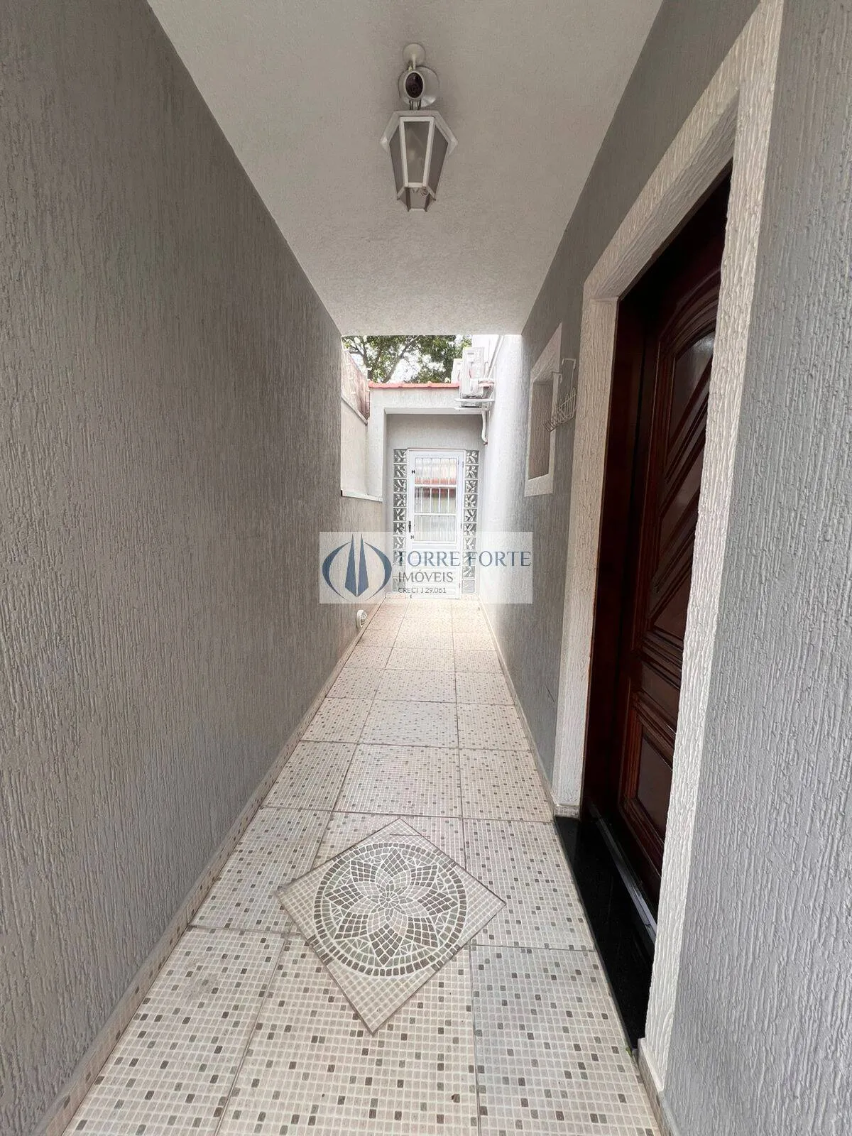 Imagem Linda casa estilo sobrado com 3 dormitórios e 3 vagas na Vila Salete