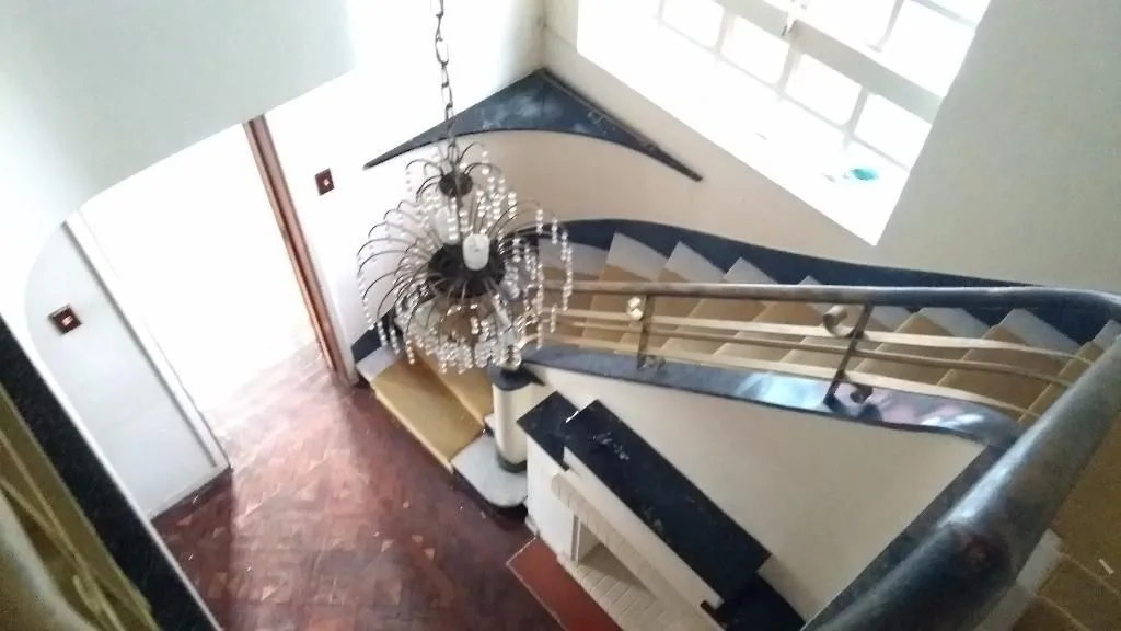 Imagem Casa para Venda - 485m², 5 dormitórios, sendo 1 suites, 1 vaga - Petrópolis