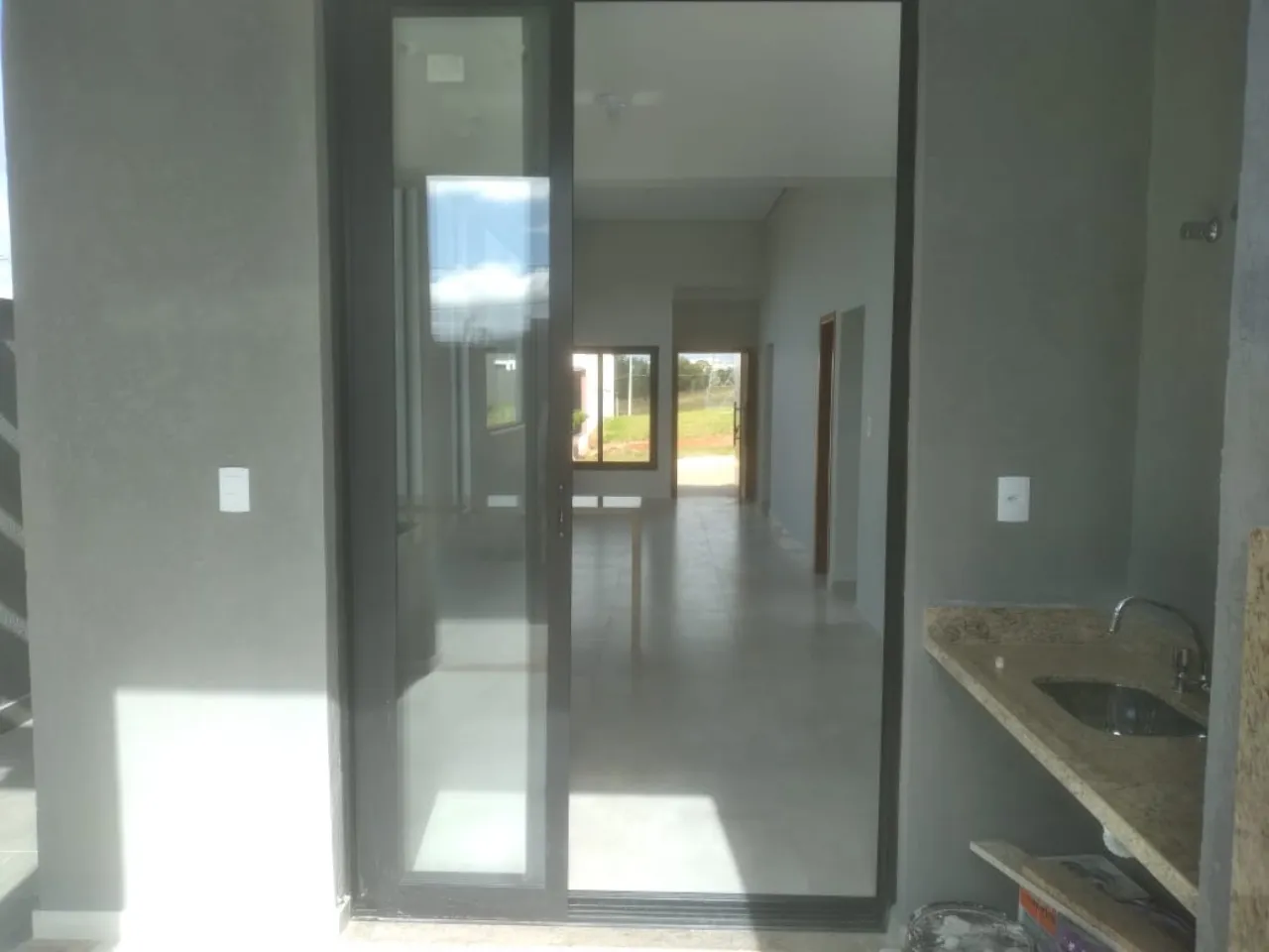 Imagem Imperdível oportunidade de adquirir casa em condomínio com 3 quartos, 1 suíte e 4 vagas de garagem no Wanel Ville, Sorocaba-SP
