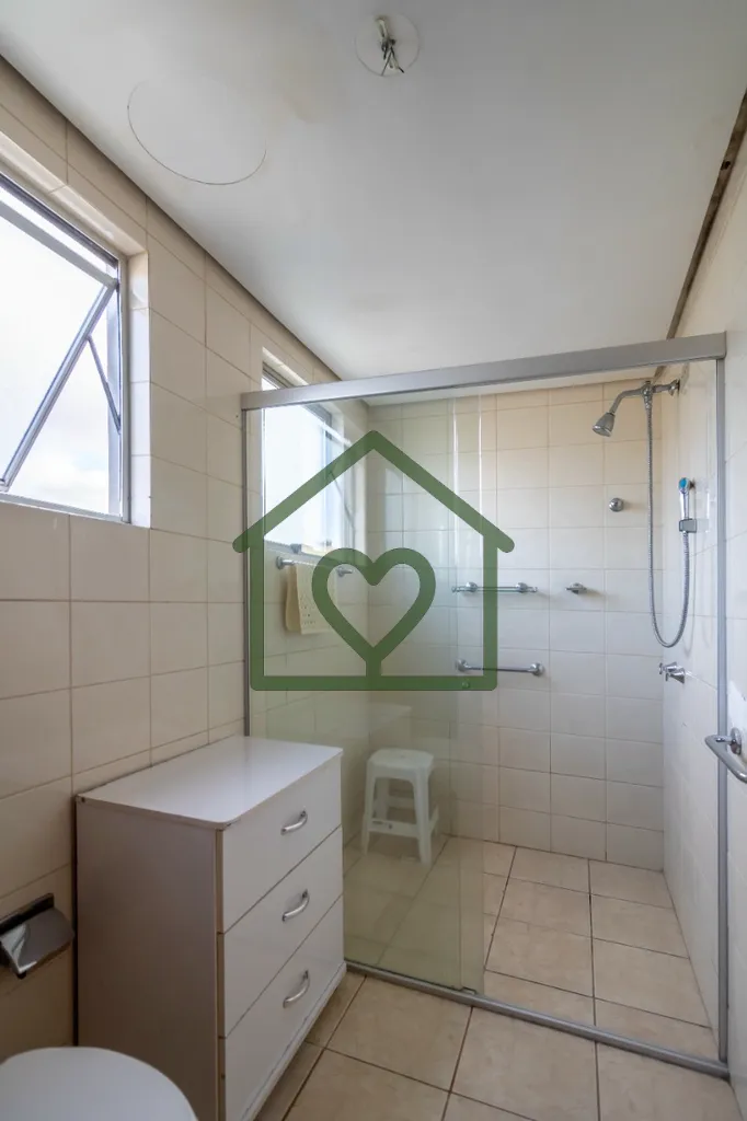 Imagem Apartamento com 3 dormitórios, sendo 1 suíte com sacada, localizado no bairro Petrópolis, em Port...