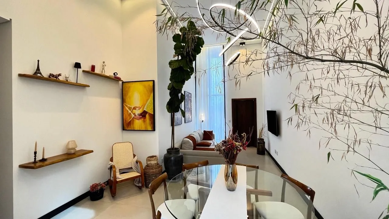 Imagem Casa Moderna com Suíte, Hidromassagem, Jardim e 2 Vagas