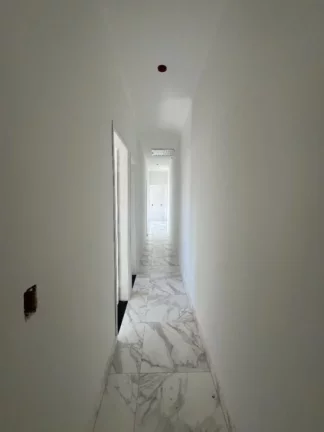Imagem Lindo sobrado de 3 dormitórios, incluindo uma suíte, está localizado no desejado Condomínio Angela Residence, oferecendo um equilíbrio perfeito entre conforto, segurança e praticidade á venda na Imobiliaria Consulte Imoveis.